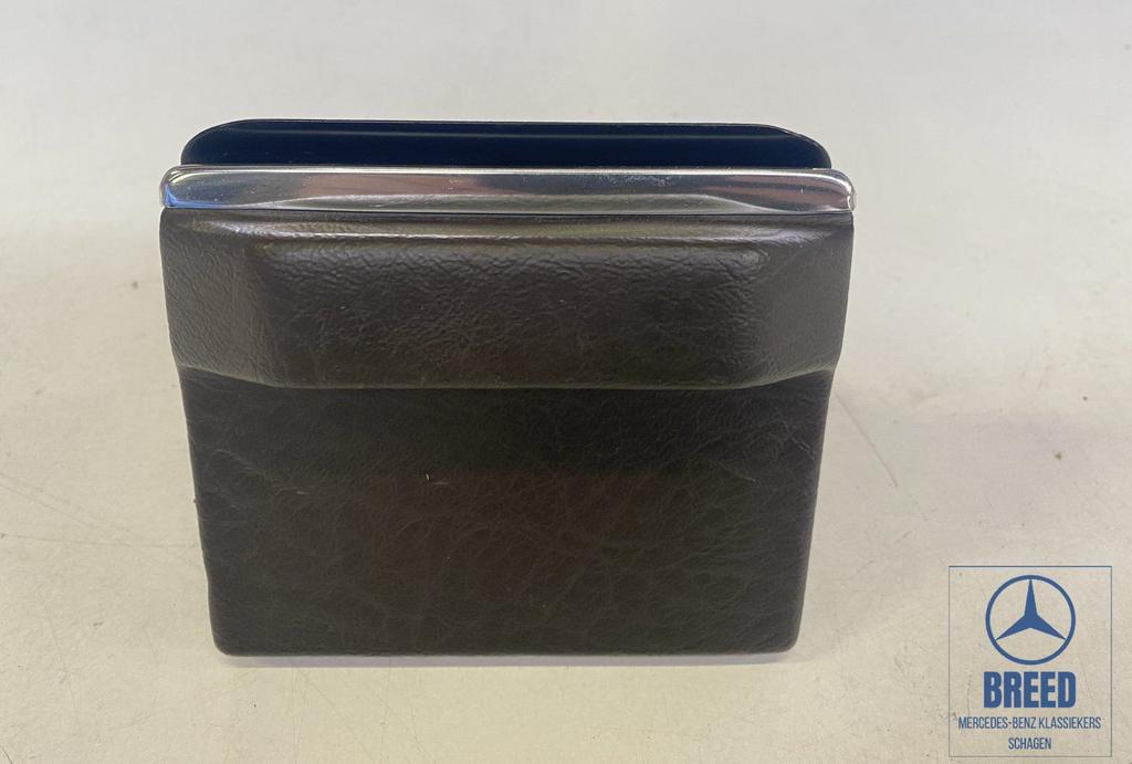 NOS asbak bruin voor Mercedes-Benz W114 W115 /8, -, Nieuw, Ophalen of Verzenden, -