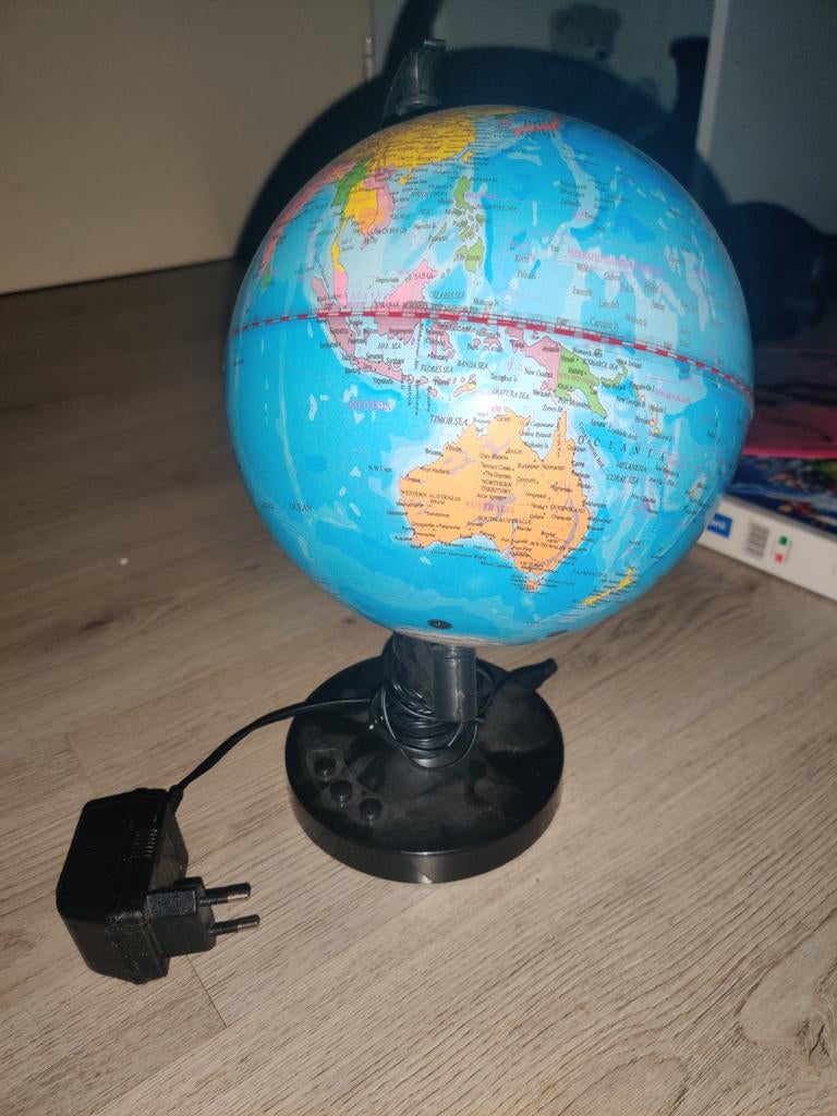 Lichtgevende wereldbol, Ophalen