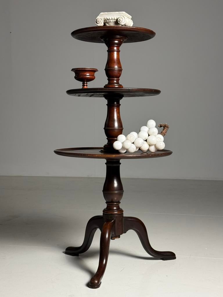 Engelse Tripod Etagère antiek mahonie, Ophalen