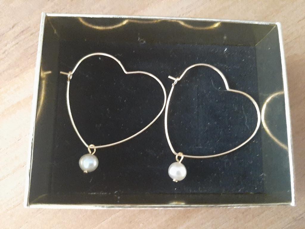 Nieuw!Mooie zilv/goud vergulde creolen met zoetwater parel, Hangers, Nieuw, Ophalen of Verzenden, Goud