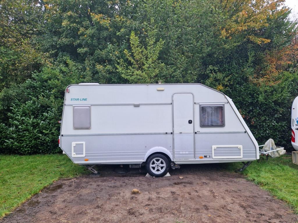 Kip Star-Line Caravan met voortent - Ideaal voor vakantie, Caravans en Kamperen, Caravans, Kachel, Rondzit, Kip, Frans bed