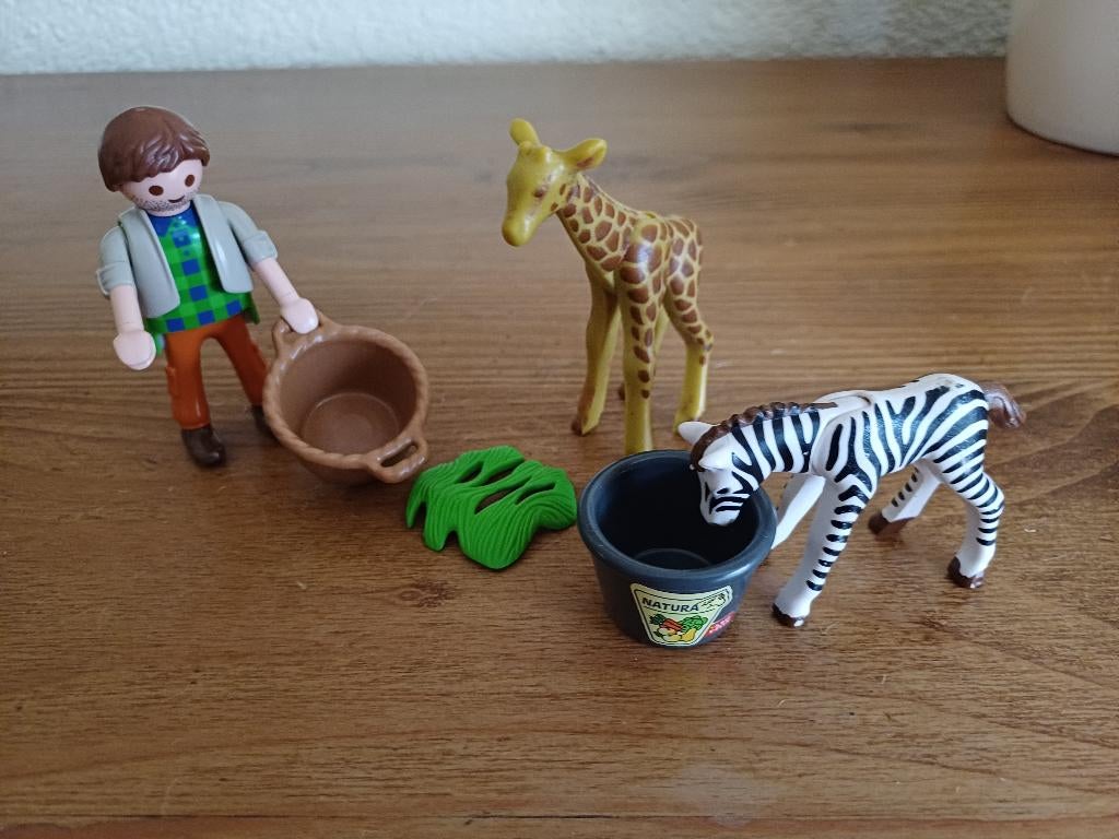 Playmobil dierenverzorger met giraffe en zebra., Ophalen of Verzenden, Zo goed als nieuw, Los playmobil