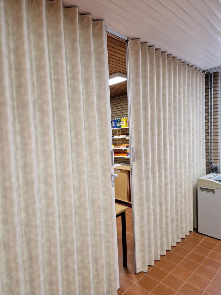 Vouwwand, Ophalen, Gebruikt, 120 cm of meer, Garagedeur