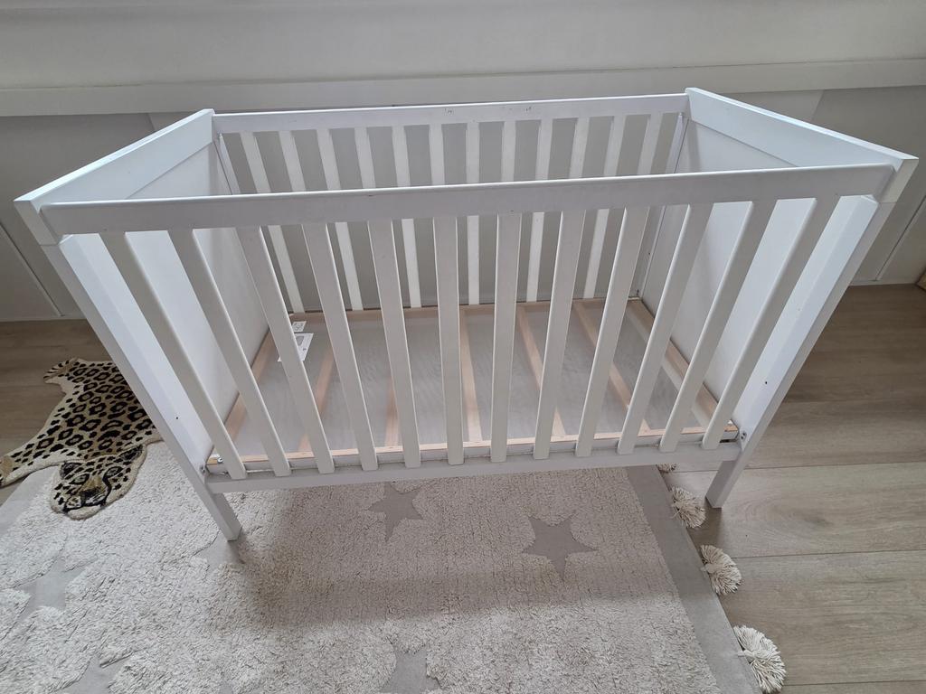 Sundvik ledikant, Kinderen en Baby's, Ophalen, Zo goed als nieuw