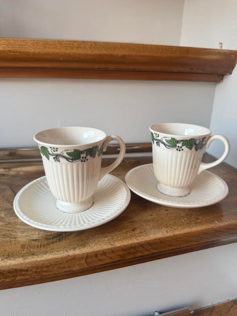 2x Wedgwood Stratford | kop en schotel, Huis en Inrichting, Keuken | Servies, Ophalen of Verzenden, Zo goed als nieuw, Wedgwood