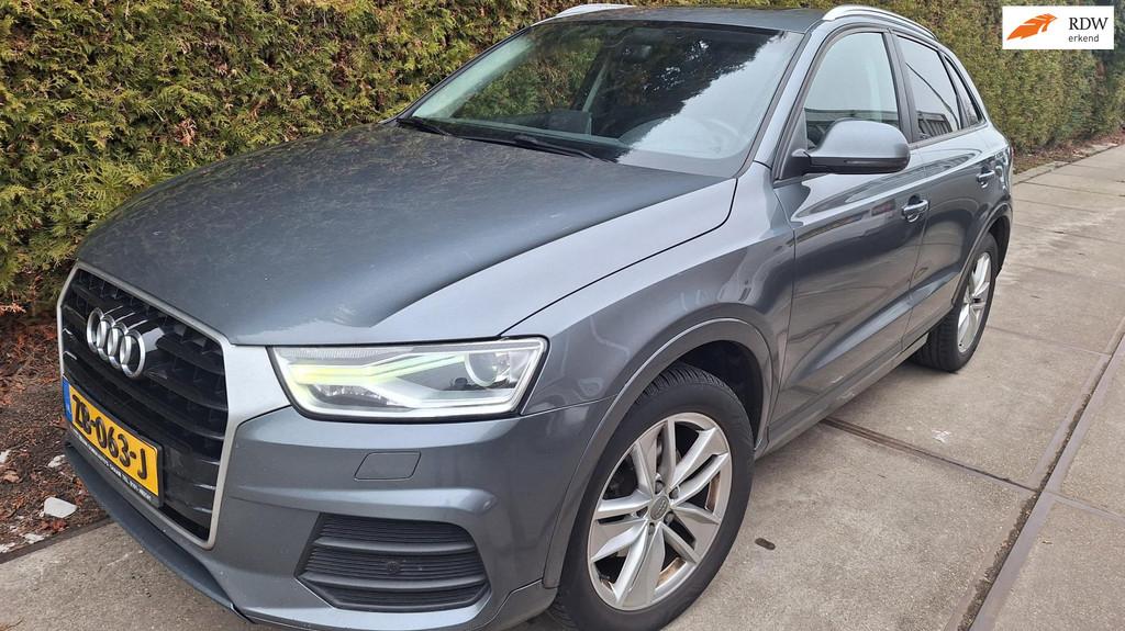 Audi Q3 PREMIUM 2.0 benzine Premium, Auto's, Audi, Gebruikt, Euro 6, 1984 cc, 1435 kg
