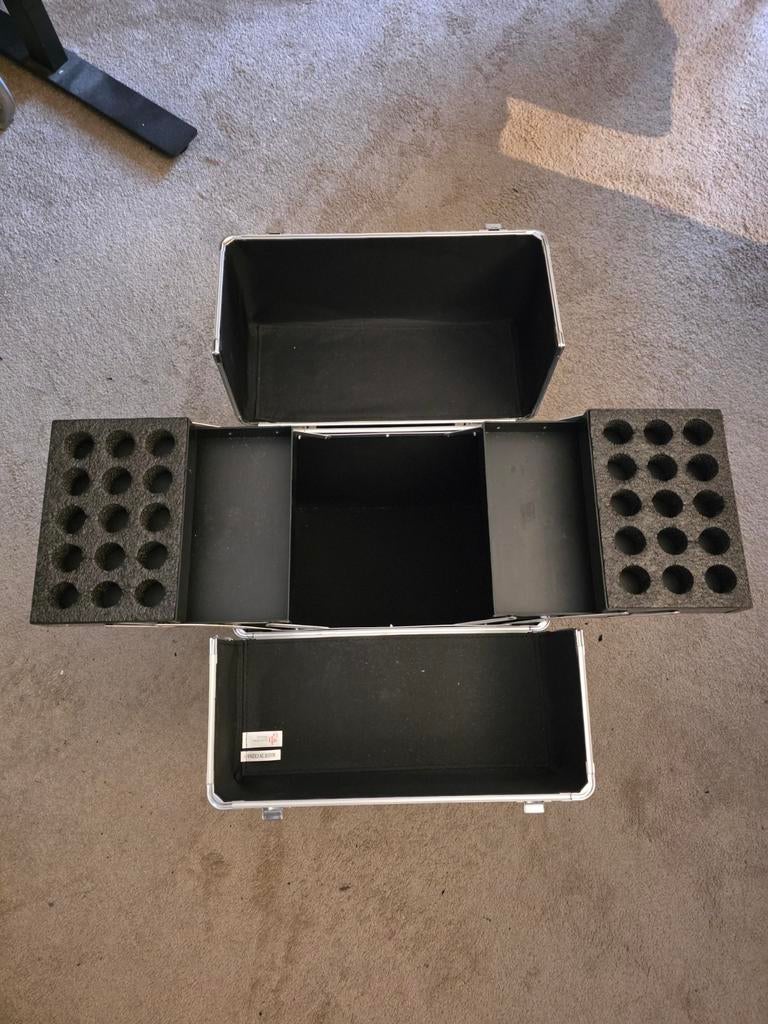 Handig koffer op wieltjes, Ophalen, Zo goed als nieuw, Wieltjes