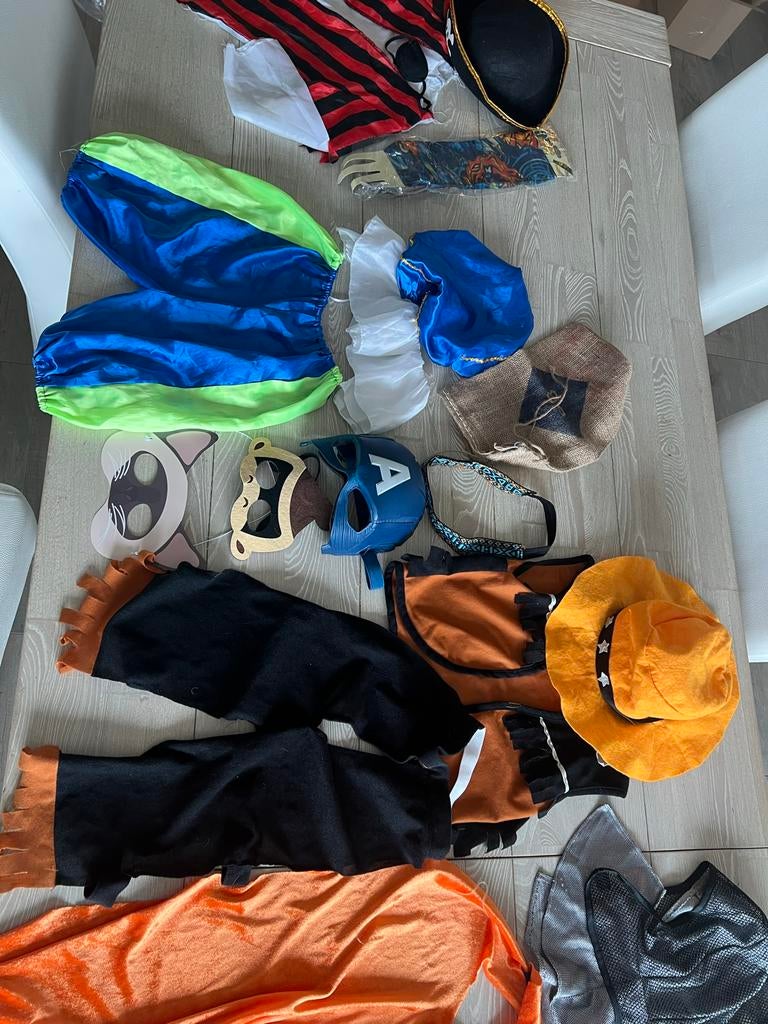 Verkleedpakket: Piraat, Cowboy, Zwarte Piet, Ridder + Masker, Ophalen of Verzenden, Gedragen, Carnaval, Kleding