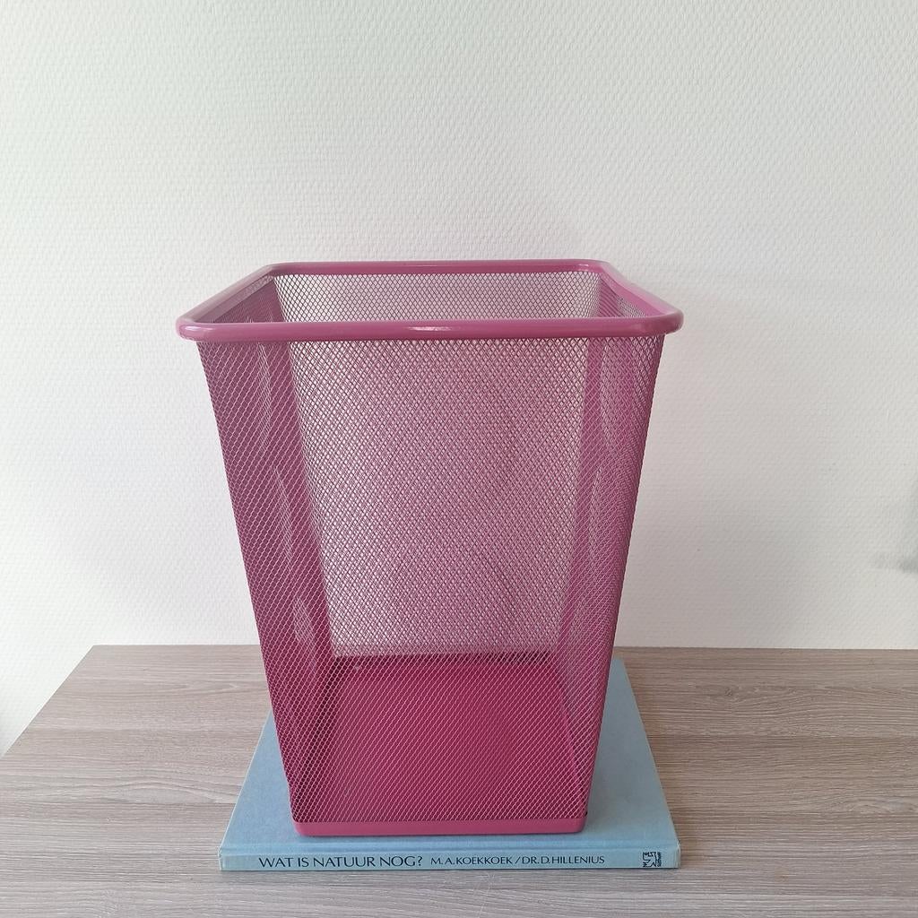Vintage roze Ikea Dokument prullenbak/afvalbak/metalen mand, Ophalen of Verzenden, Zo goed als nieuw, Metaal, Minder dan 50 cm