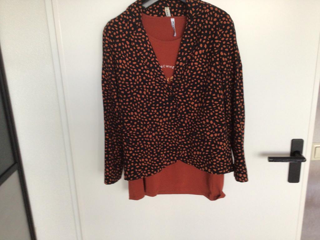 Zoso colbertjasje met bijpassend t shirt, Maat 38/40 (M), Zwart, Ophalen of Verzenden, Zo goed als nieuw