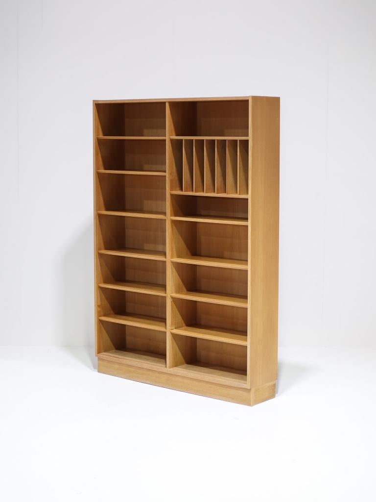 Hundevad grote boekenkast eiken lp-kast Deens vintage, Ophalen, Met plank(en), 100 tot 150 cm, -
