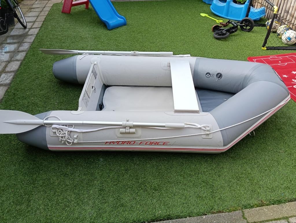 Hydro-Force opblaasboot met 2.6 pk motor en accessoires, Ophalen
