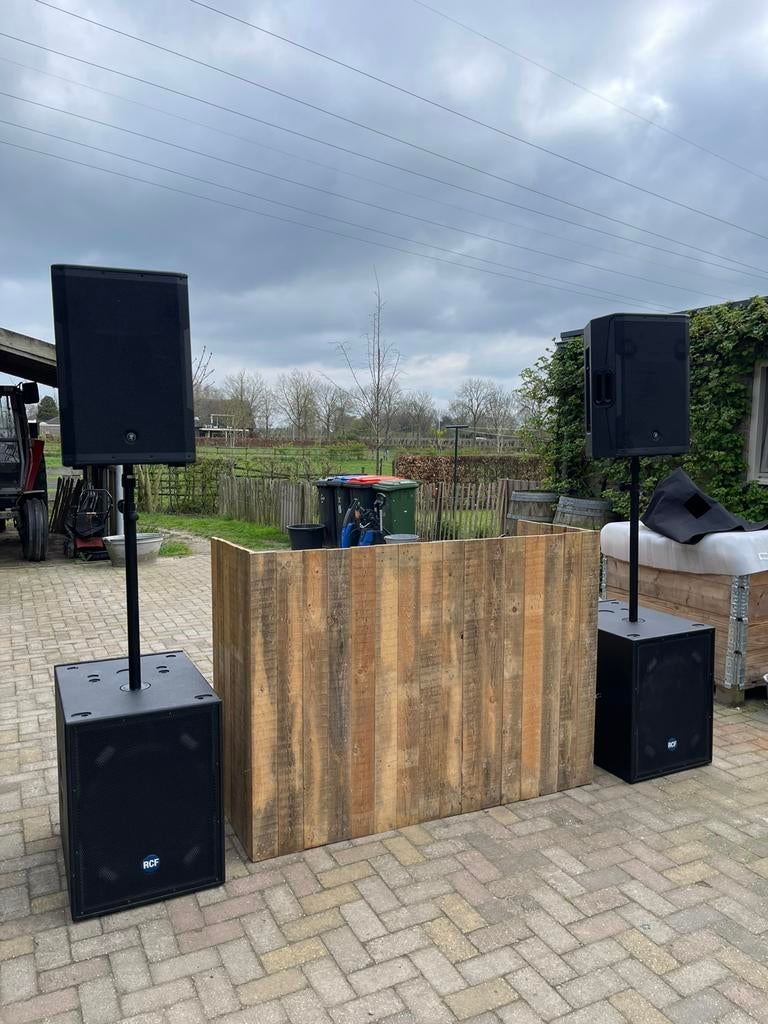 Rcf 8001 sub Mackie srm 650 en dj booth geluidsset, Ophalen, Zo goed als nieuw, Overige merken