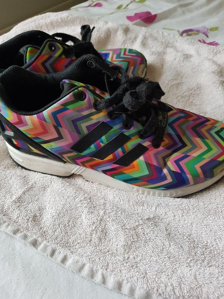 adidas sneakers maat 40 met frisse kleuren, Kleding | Dames, Schoenen, Overige kleuren, Adidas, Ophalen of Verzenden, Sneakers of Gympen