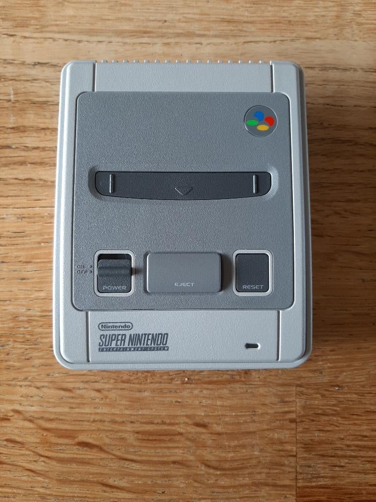 Super Nintendo Classic Mini, Spelcomputers en Games, Ophalen, Nieuw, Met 2 controllers, Met games
