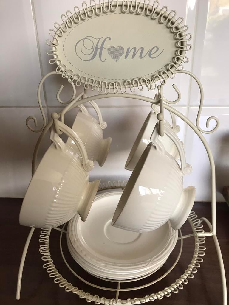 Leuk rekje met 4 kop en schotels, Ophalen