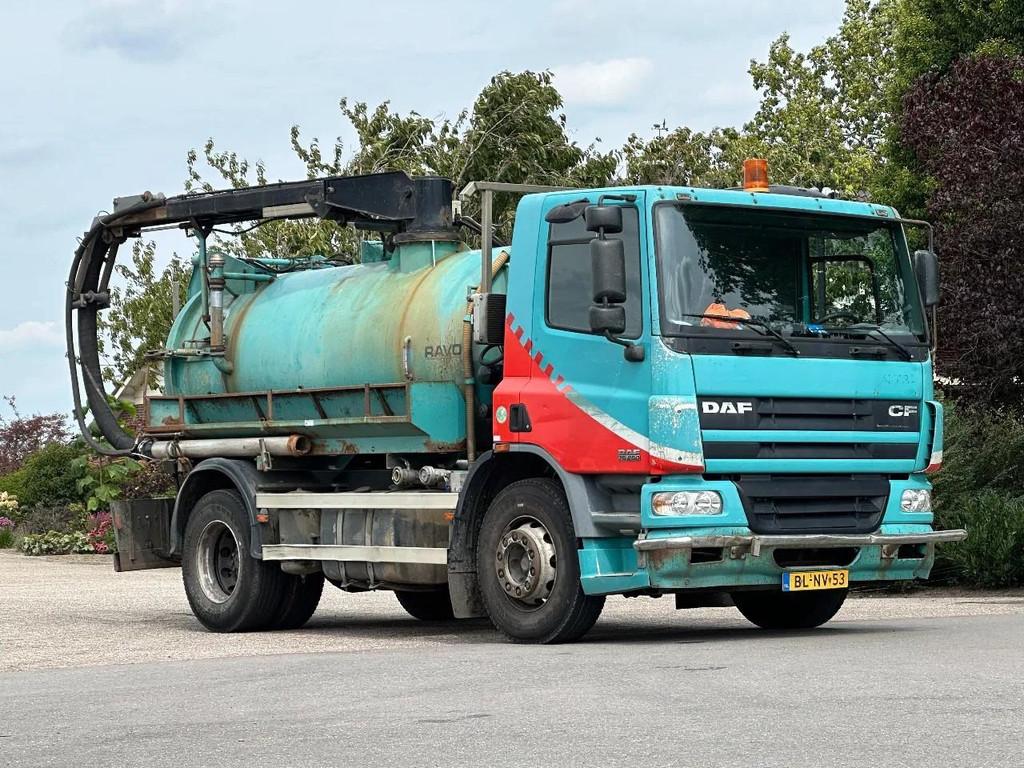 DAF CF 75.250 WITH RAVO KZ7082/150 VACUUM / CHANNEL CLEANER, Auto's, Vrachtwagens, Achterwielaandrijving, Overige kleuren, Origineel Nederlands