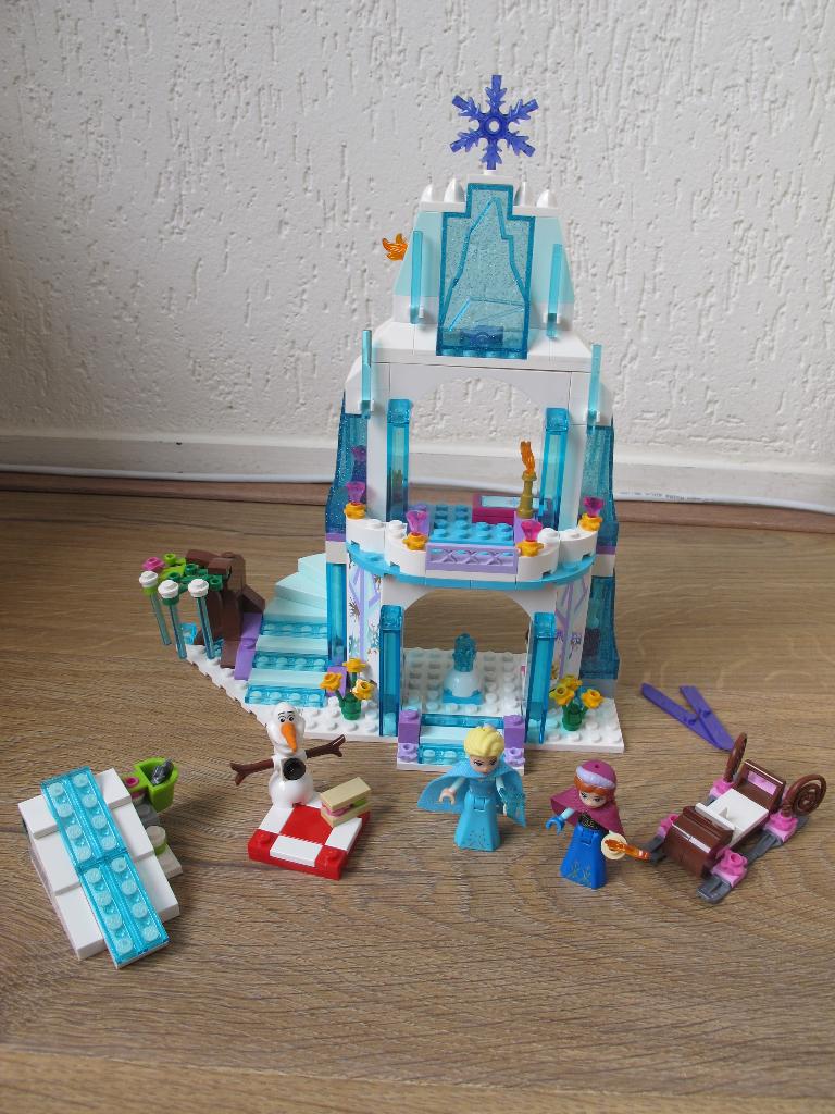 Lego Disney Elsa's fonkelende ijskasteel, Compleet, Gebruikt, Lego, Ophalen of Verzenden