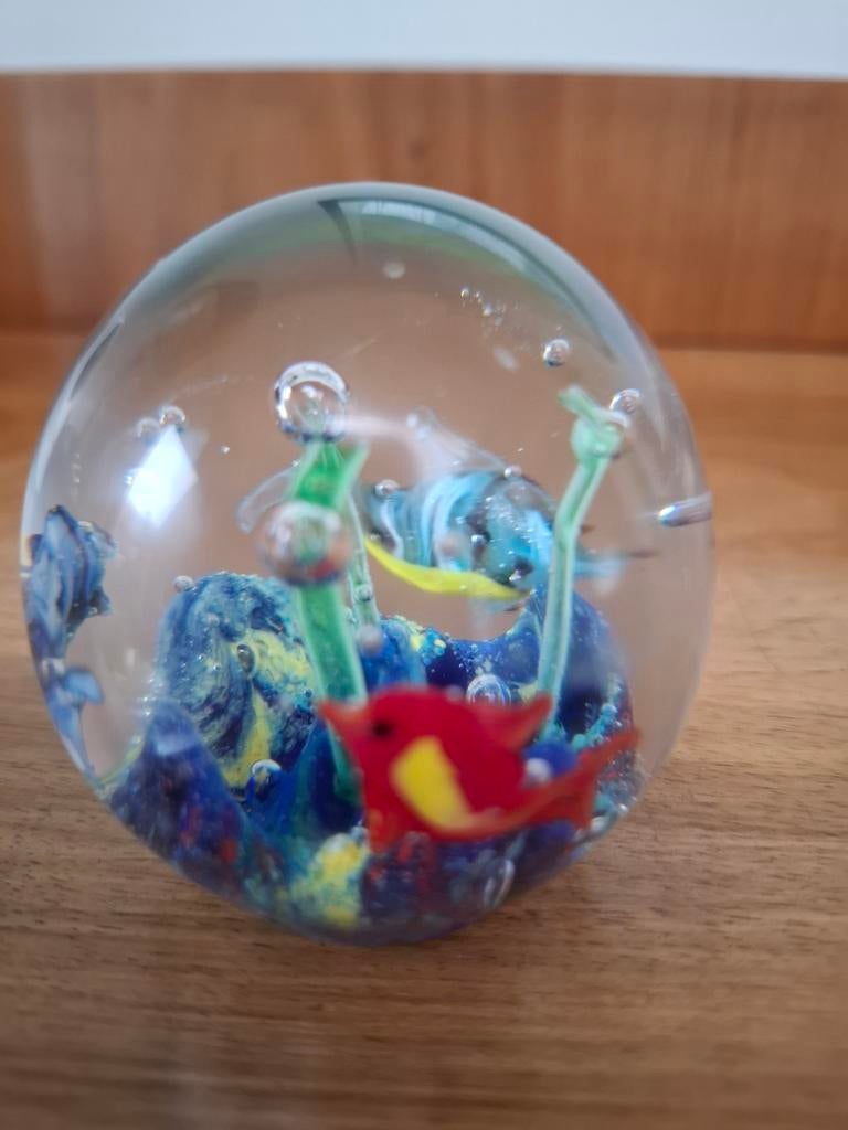 Glazen pressepapier aquarium met vissen, Antiek en Kunst, Ophalen of Verzenden