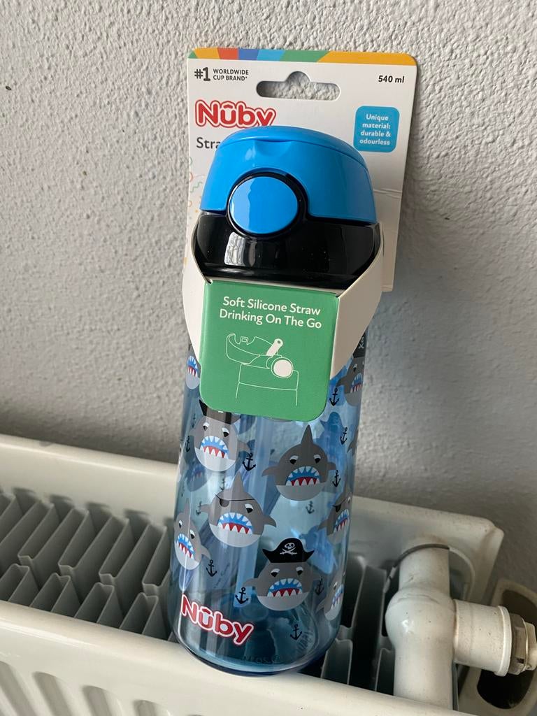 Nüby drinkfles met haaienprint, 540 ml, Ophalen of Verzenden, Nieuw