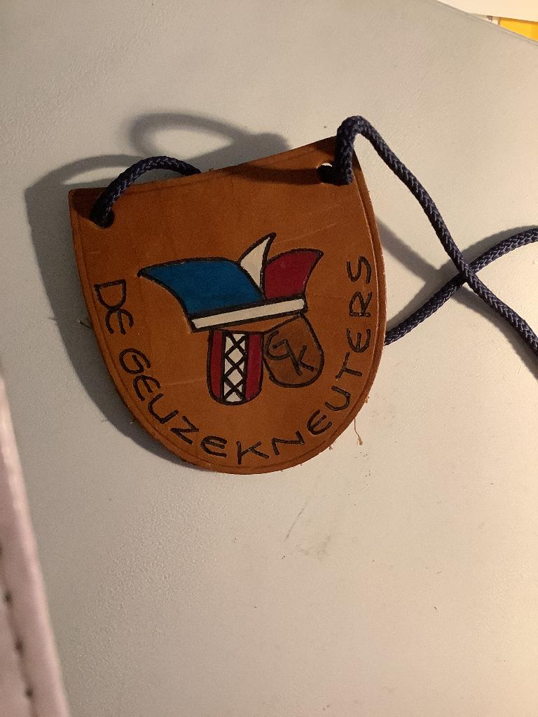 Carnaval hanger De GEUZEKNEUTERS, Verzenden, Zo goed als nieuw, Feestartikel, Carnaval