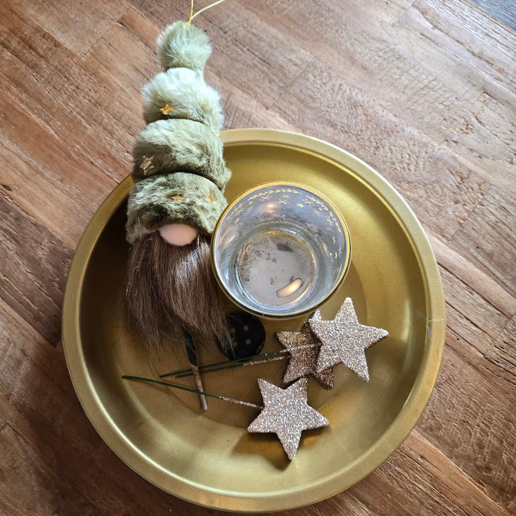 Bloemstuk / Kerststuk, meerdere accessoires - incl Gnoom, Ophalen of Verzenden, Zo goed als nieuw