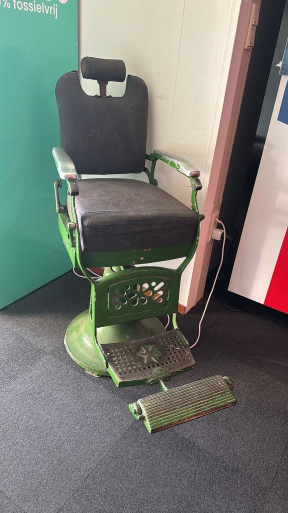 Gietijzeren barbierstoel uit india, Ophalen of Verzenden