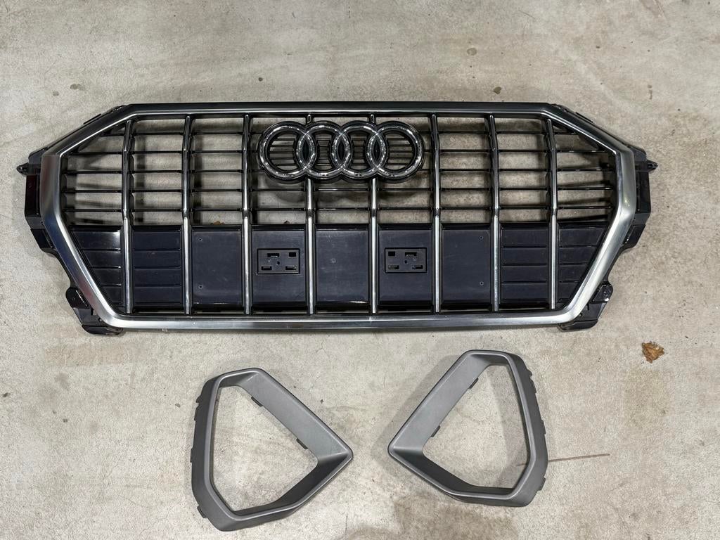 Zilveren Grill Audi Q3 2018-2021, Auto-onderdelen, Carrosserie en Plaatwerk, Ophalen, Gebruikt, Voor, Audi
