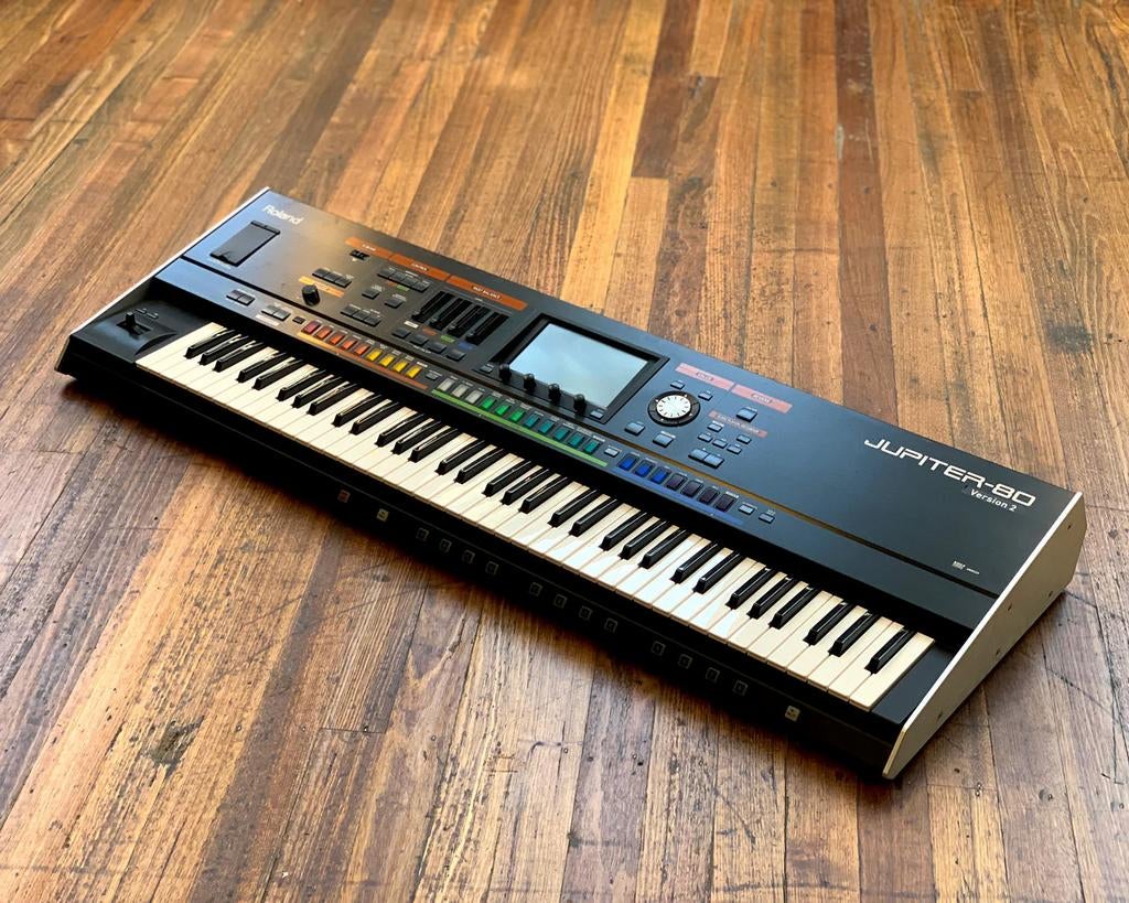 Roland Jupiter 80, Roland, Ophalen of Verzenden, Zo goed als nieuw, Midi-aansluiting