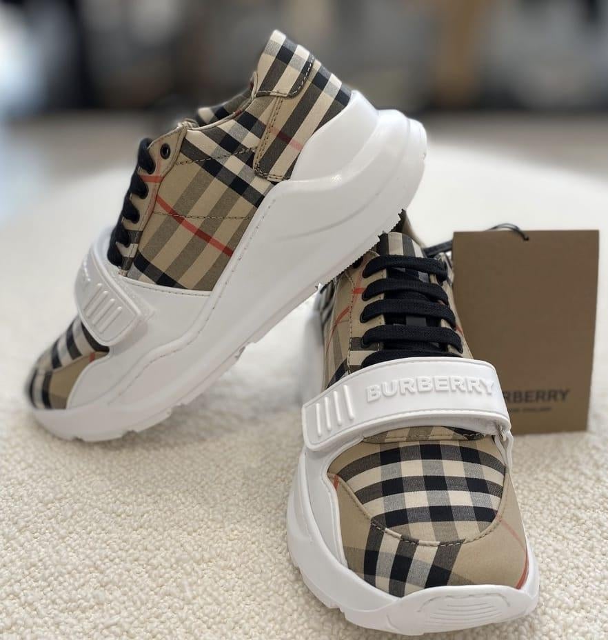 Burberry sneakers in alle maten (ook op te halen), Kleding | Heren, Schoenen, Ophalen of Verzenden, Nieuw, Overige kleuren