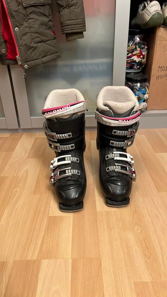 Salomon maat 23 meises skischoenen met 4 gespen, 140 tot 160 cm, Gebruikt, Schoenen, Skiën