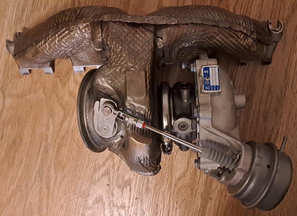 Bijna nieuwe turbo 2.5tfsi rs3 q3rs q3 rs tt 8s daza dnwa, Ophalen of Verzenden, Nieuw, Audi