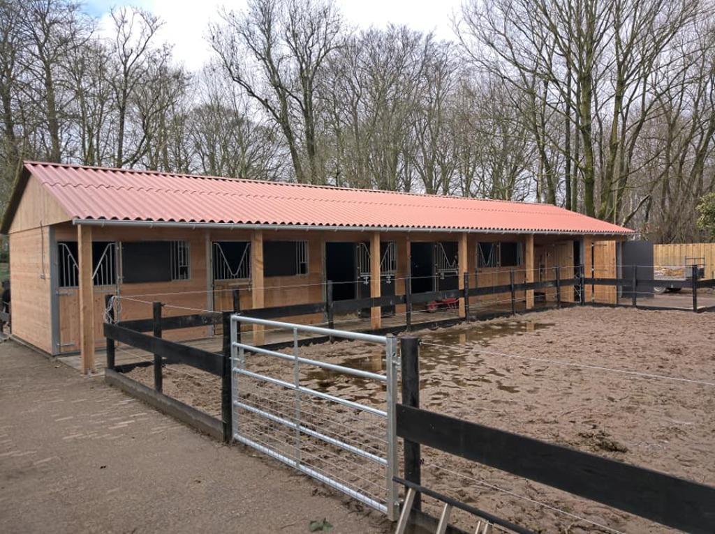dubbelwandige paardenstallen, Dieren en Toebehoren, Stalling en Weidegang, Weidegang, 4 paarden of pony's of meer