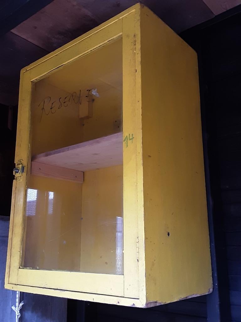 Oud kastje wandkastje brocante keukenkastje houten, Antiek en Kunst, Curiosa en Brocante, Ophalen