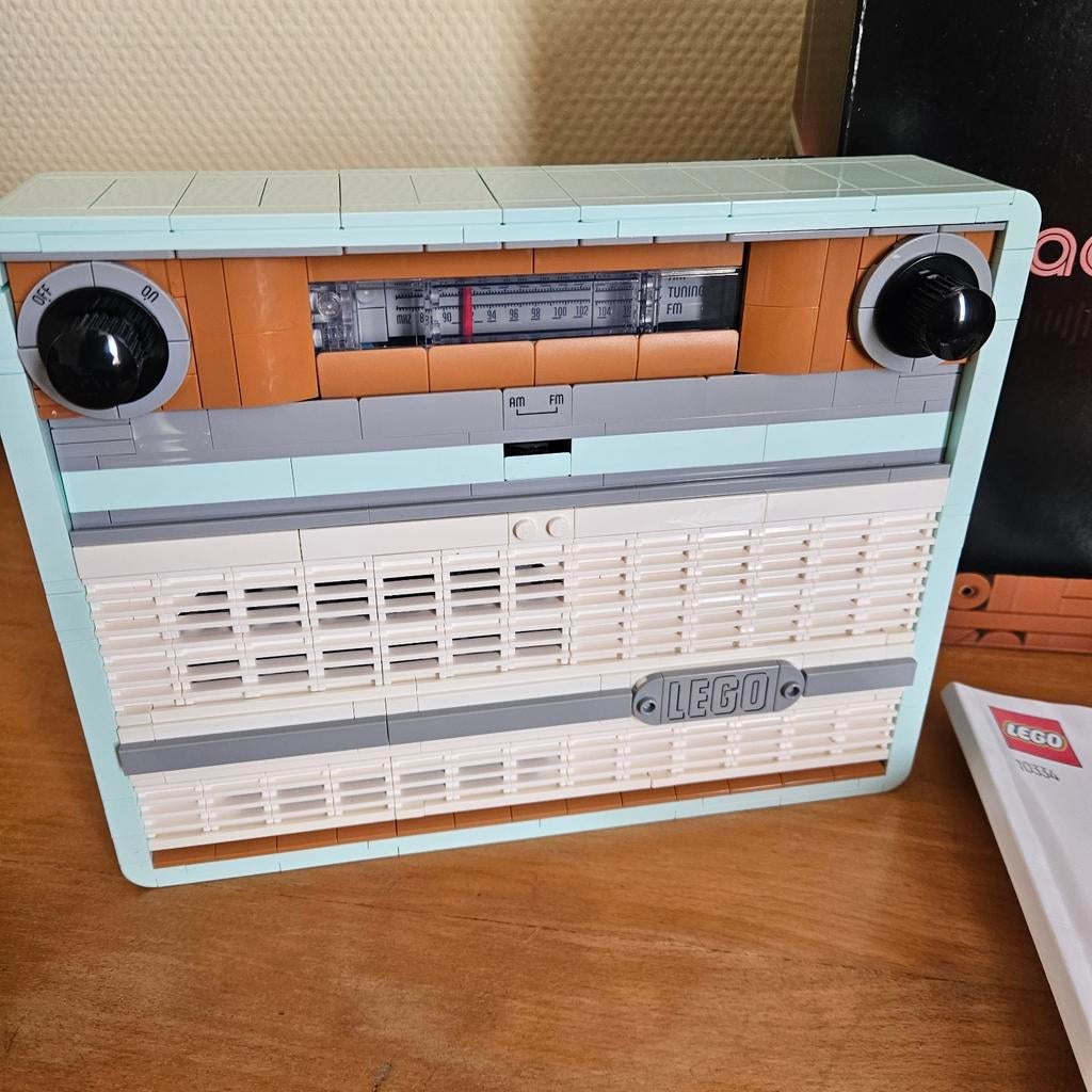 Lego retro radio 10334 met boekje en doos, Ophalen