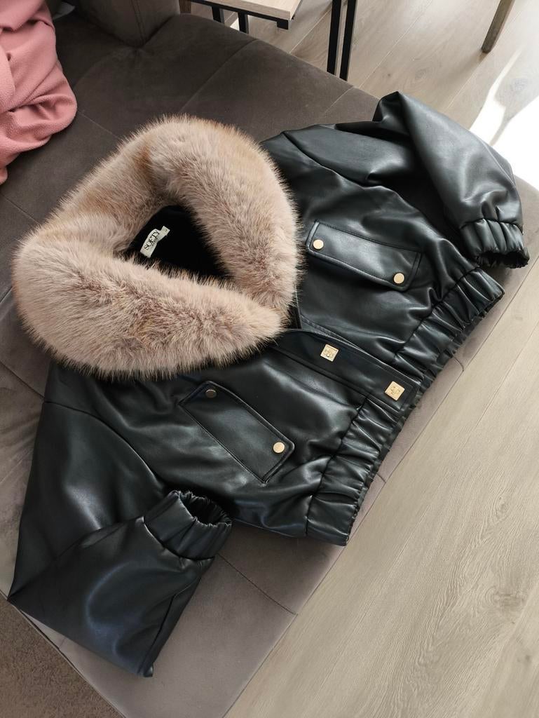 Mooie lederlook jasje met bontje maat l, Ophalen of Verzenden, Nieuw, Maat 42/44 (L), Zwart