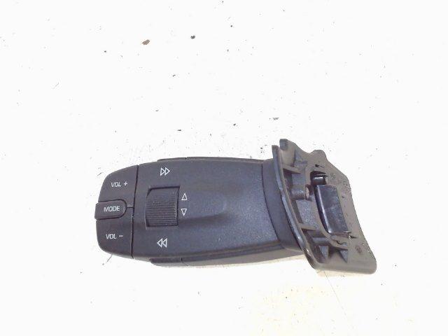 Radio bediening Seat Ibiza, Ophalen of Verzenden, Van der Ven Autorecycling B.V., Onderdelen@venauto.nl, Ettenseweg 76, 4706 PB Roosendaal, The Netherlands