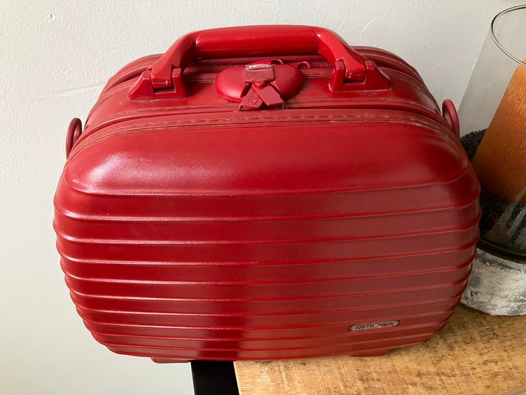 Rimowa beautycase rood m cijferslot, Sieraden, Tassen en Uiterlijk, Beautycases, Gebruikt, Met slot, Ophalen of Verzenden, Hardcase