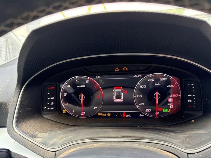 Kilometerteller KM van een Seat Arona, Gebruikt, -, -, Ophalen of Verzenden