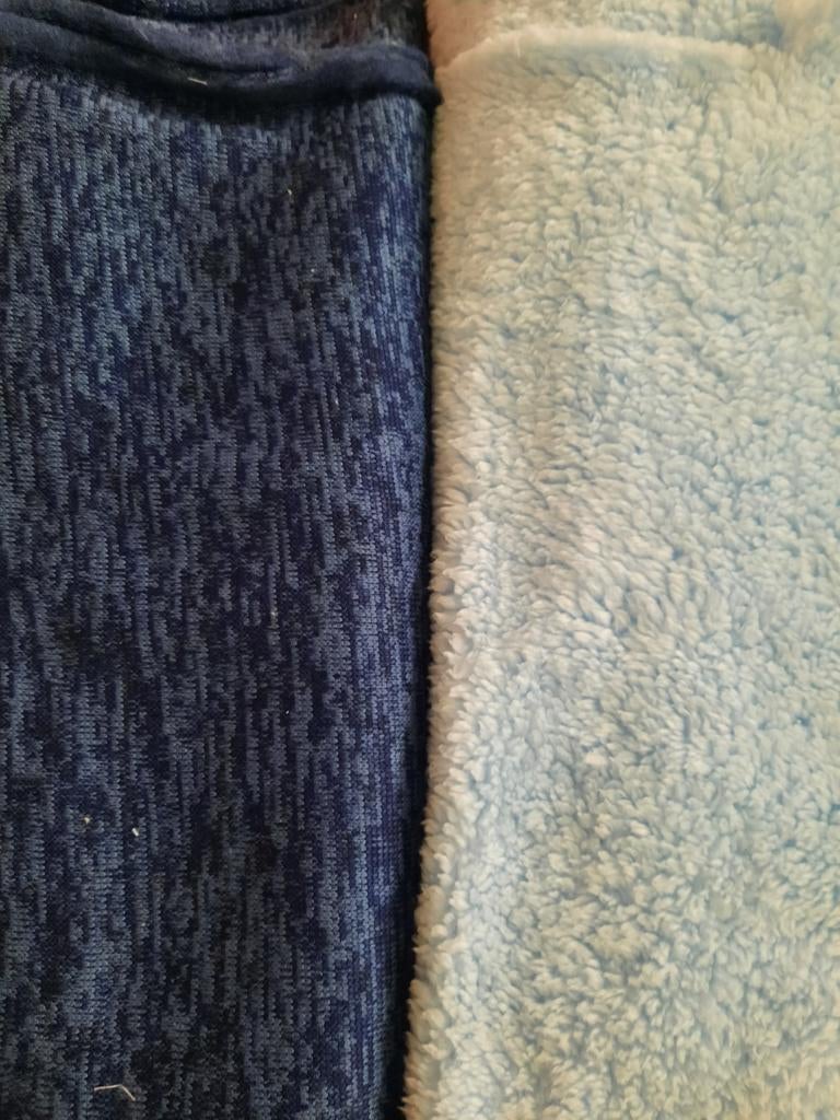Stof: Lichtblauw Teddy & Donkerblauw Gebreid, Overige materialen, Blauw, Ophalen of Verzenden, 30 tot 120 cm