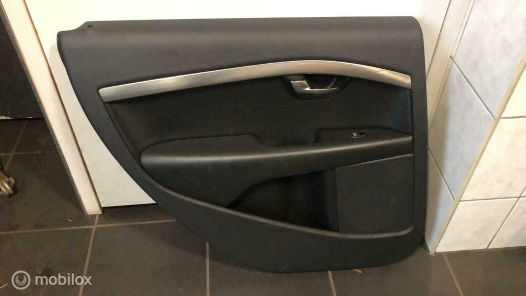 Deurpaneel linksachter 4-deurs zwart Volvo V70 III('07-'17), Ophalen of Verzenden, Gebruikt, Volvo