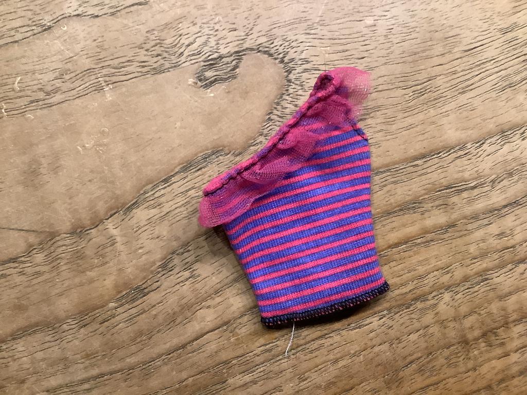 Barbie shirt, Ophalen of Verzenden, Zo goed als nieuw, Kleertjes