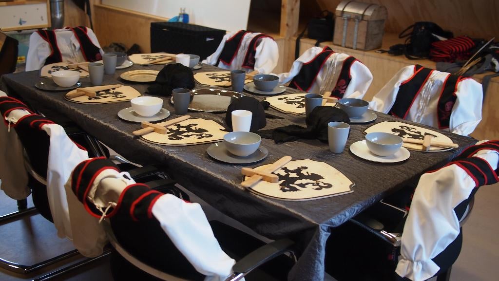 Themakist piraat / piraten kinderfeestje huren Zwolle, Hobby en Vrije tijd, Feestartikelen, Zo goed als nieuw, Info@bezigebijtjezzz.nl