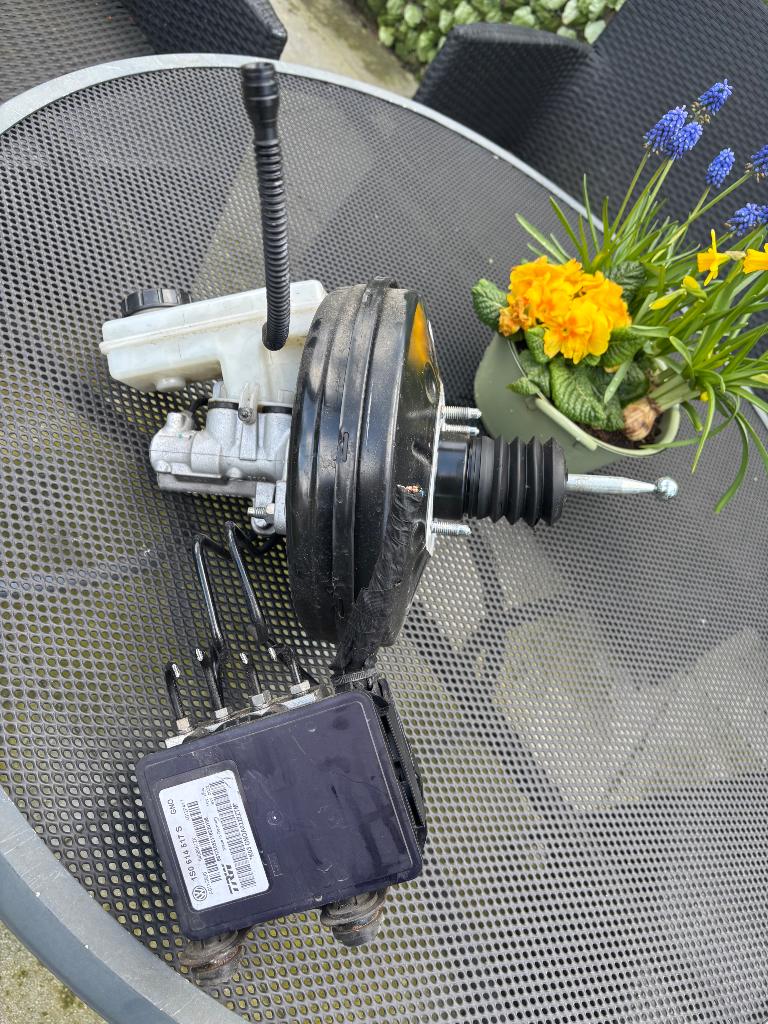 Vw up abs pomp / module, Auto-onderdelen, Remmen en Aandrijving, Ophalen, Nieuw, Volkswagen