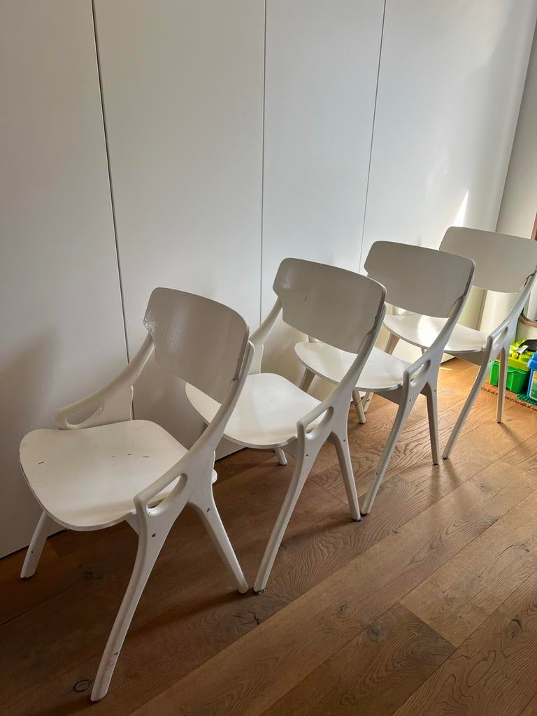 4 x Arne Hovmand-Olsen stoelen, Ophalen, Gebruikt, Wit, Vier