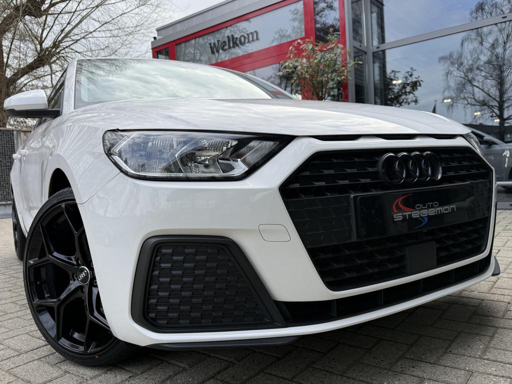 Audi A1 Sportback TFSI *!* NAVIGATIE/ CARPLAY/ 18 INCH/ CRUI, Voorwielaandrijving, Stof, Euro 6, Wit
