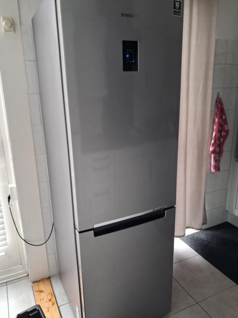 Samsung Koelvriescombinatie, Witgoed en Apparatuur, Ophalen, 200 liter of meer, 60 cm of meer, Met aparte vriezer