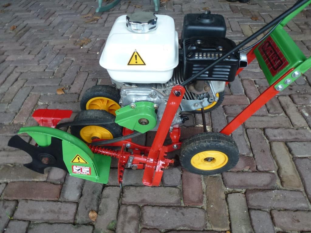 kantensnijder met Honda motor, Benzine, Zo goed als nieuw, Minder dan 10 cm, Ophalen