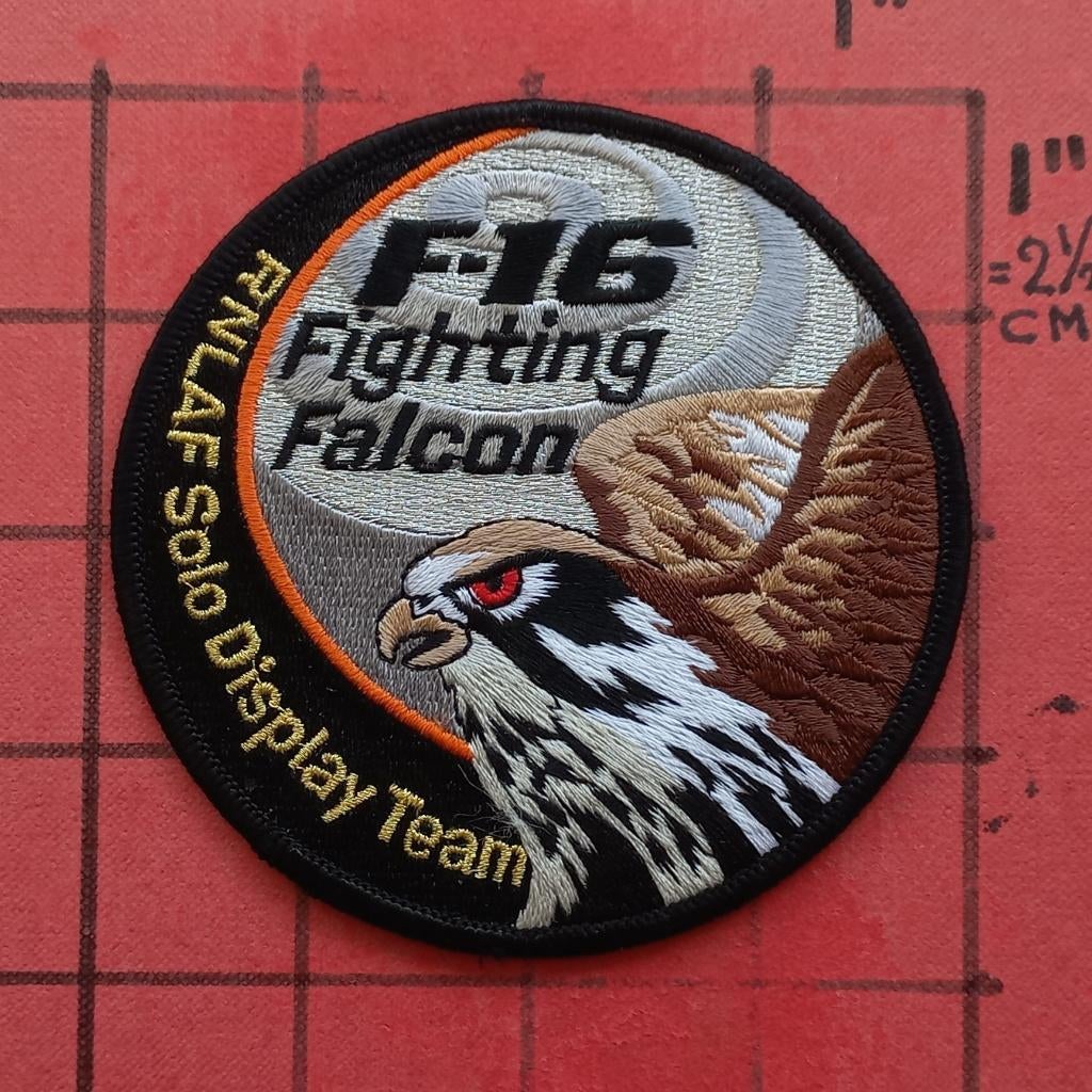 KLu EMBLEEM PATCH F-16 SOLO DISPLAY TEAM, GOUDEN LETTERS, Verzenden, Luchtmacht, Nederland, Embleem of Badge