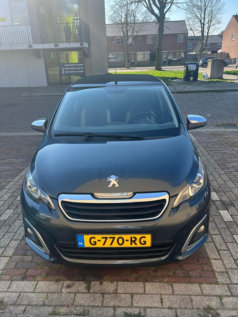 Peugeot 108 1.0 12V E-vti 51KW 5DR 2016 Grijs, Auto's, Voorwielaandrijving, Stof, Zwart, 4 stoelen